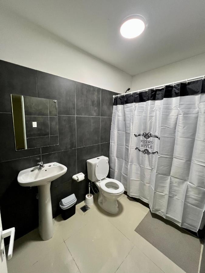 Black Star Art Hostel Неукен Екстер'єр фото