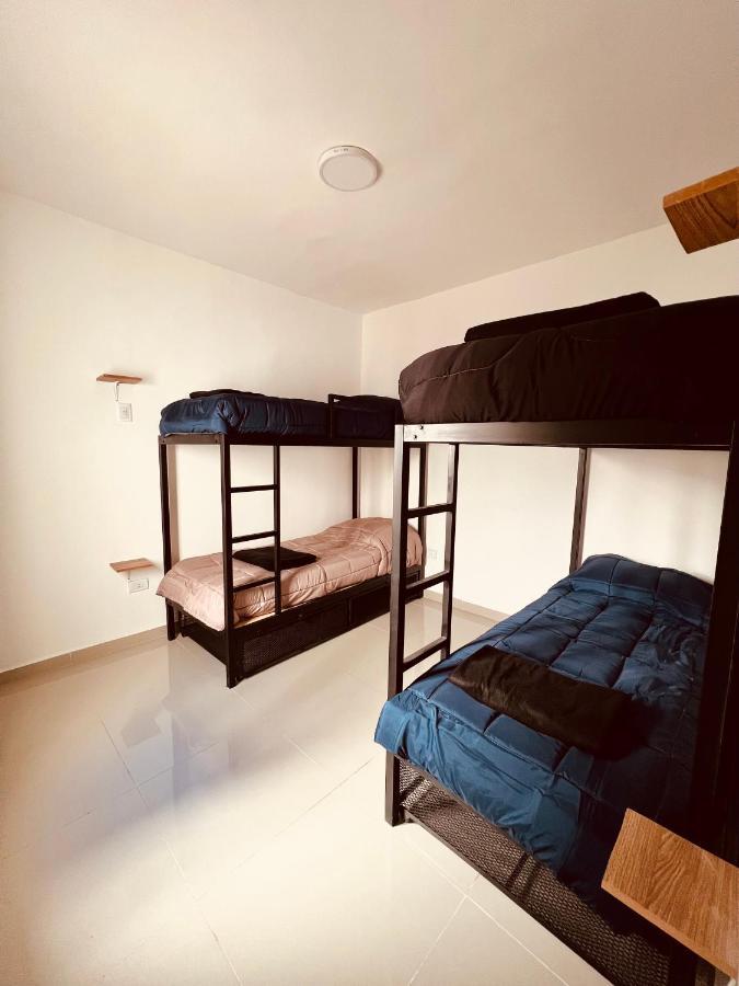 Black Star Art Hostel Неукен Екстер'єр фото