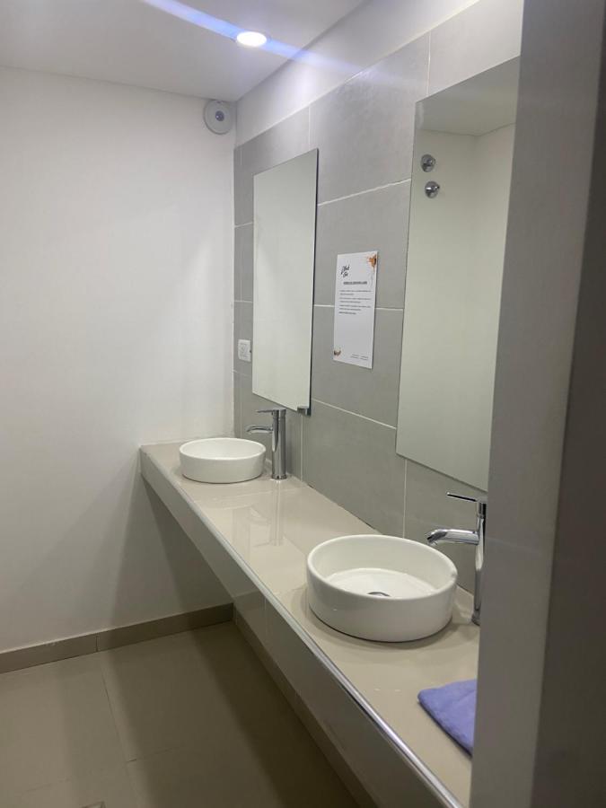 Black Star Art Hostel Неукен Екстер'єр фото