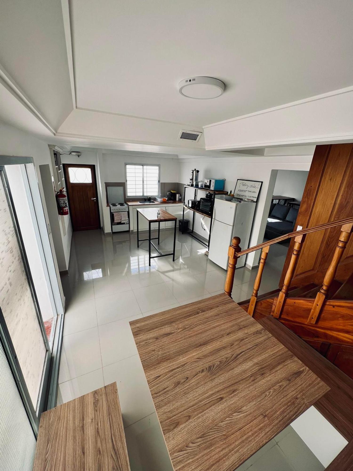 Black Star Art Hostel Неукен Екстер'єр фото